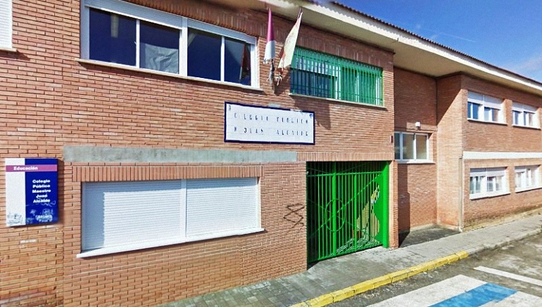 Valdepeñas: Evacuado el Colegio Juan Alcaide por la falsa alarma de ...