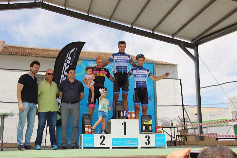 Bolaños Casi un centenar de ciclistas disputaron el I Giro de Calatrava