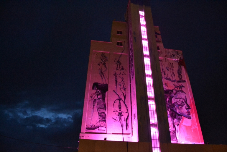 Almagro El Silo se ilumina de color rosa en homenaje al Día Mundial del Cáncer de Mama